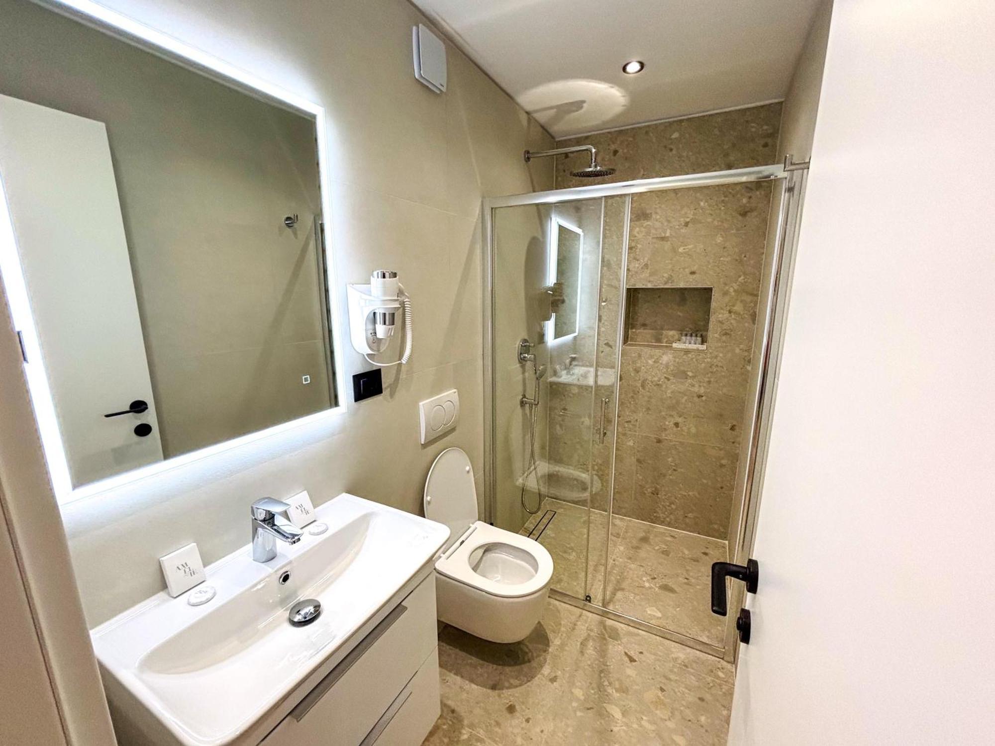 Marthinis Luxury Suites سبليت المظهر الخارجي الصورة